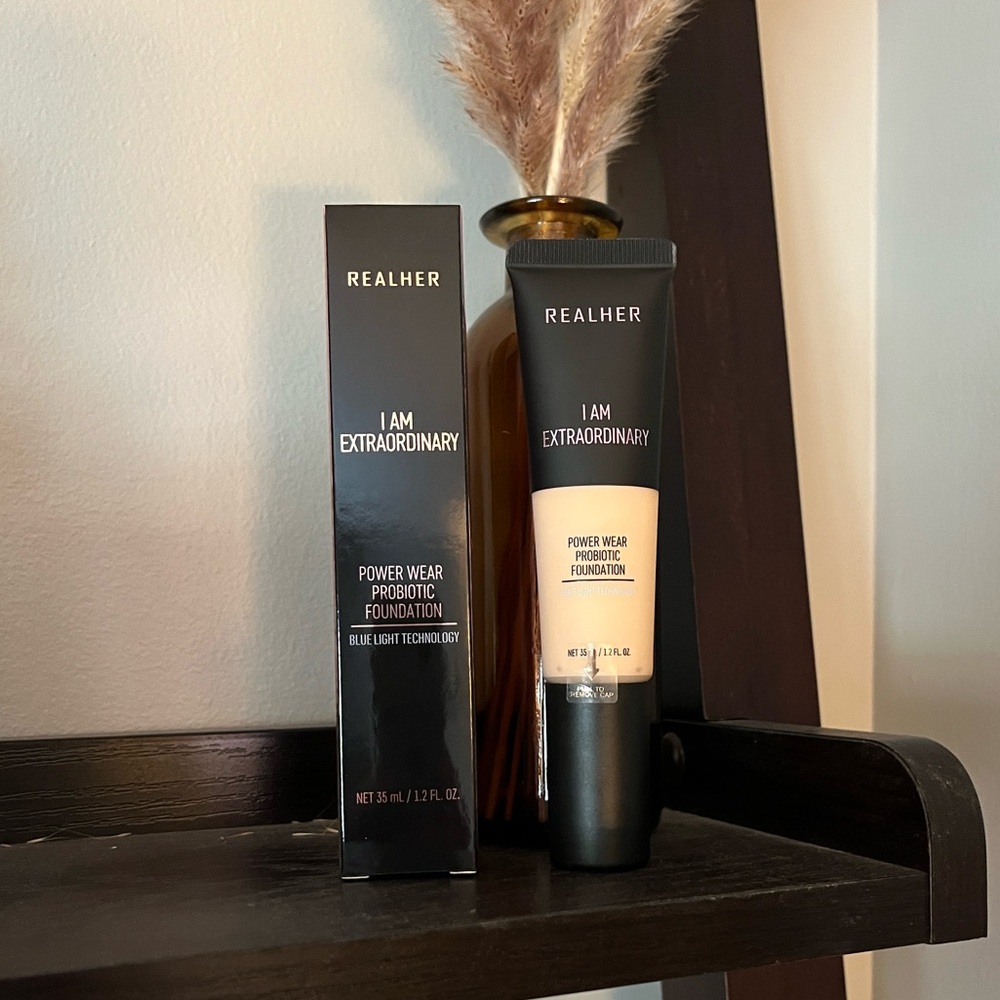 REALHER I AM EXTRAORDINARY PROBIOTIC FOUNDATION ~ CREAM